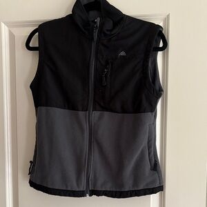 Snozu Black and Gray Fleece Vest